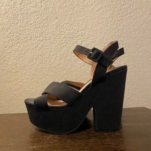 Platform wedge heel - size 8.5